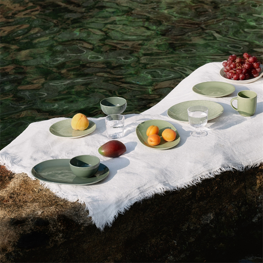 24h オーバルプレート 22x32cm エバーグリーン