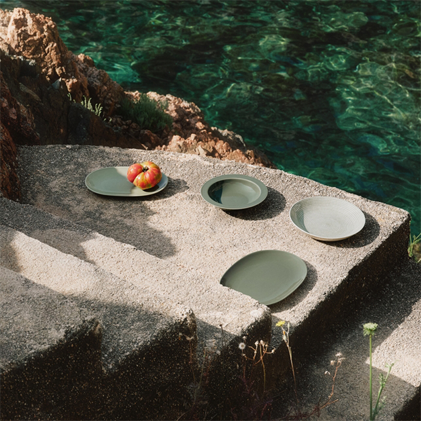 24h リムディーププレート 22cm エバーグリーン