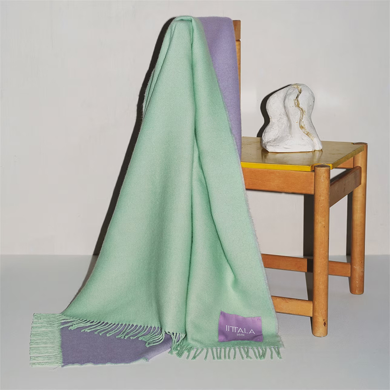 イッタラ プレイ ブランケット 130x180cm ミント・ライラック
