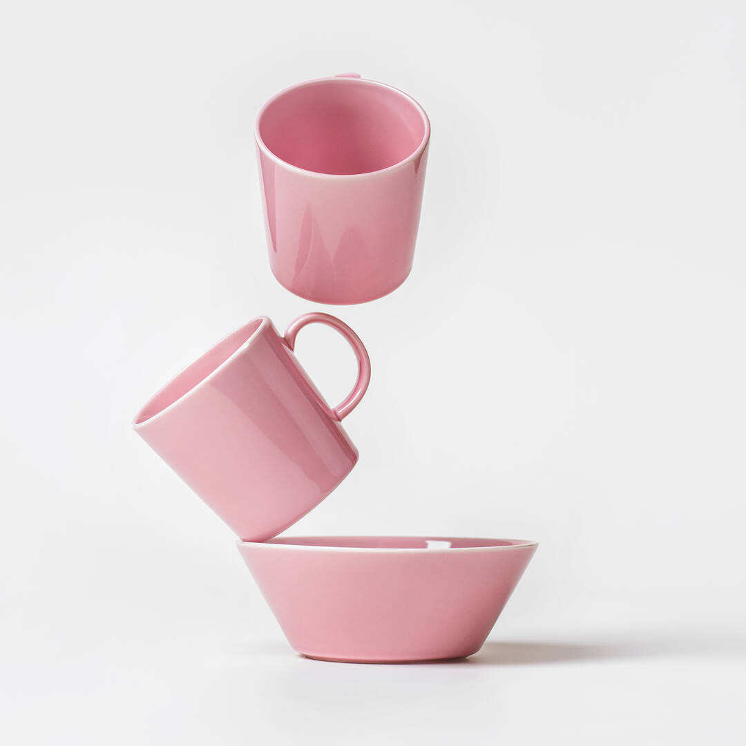 イッタラ カステヘルミ ダークグレー テーブルセット アクタスカタログ