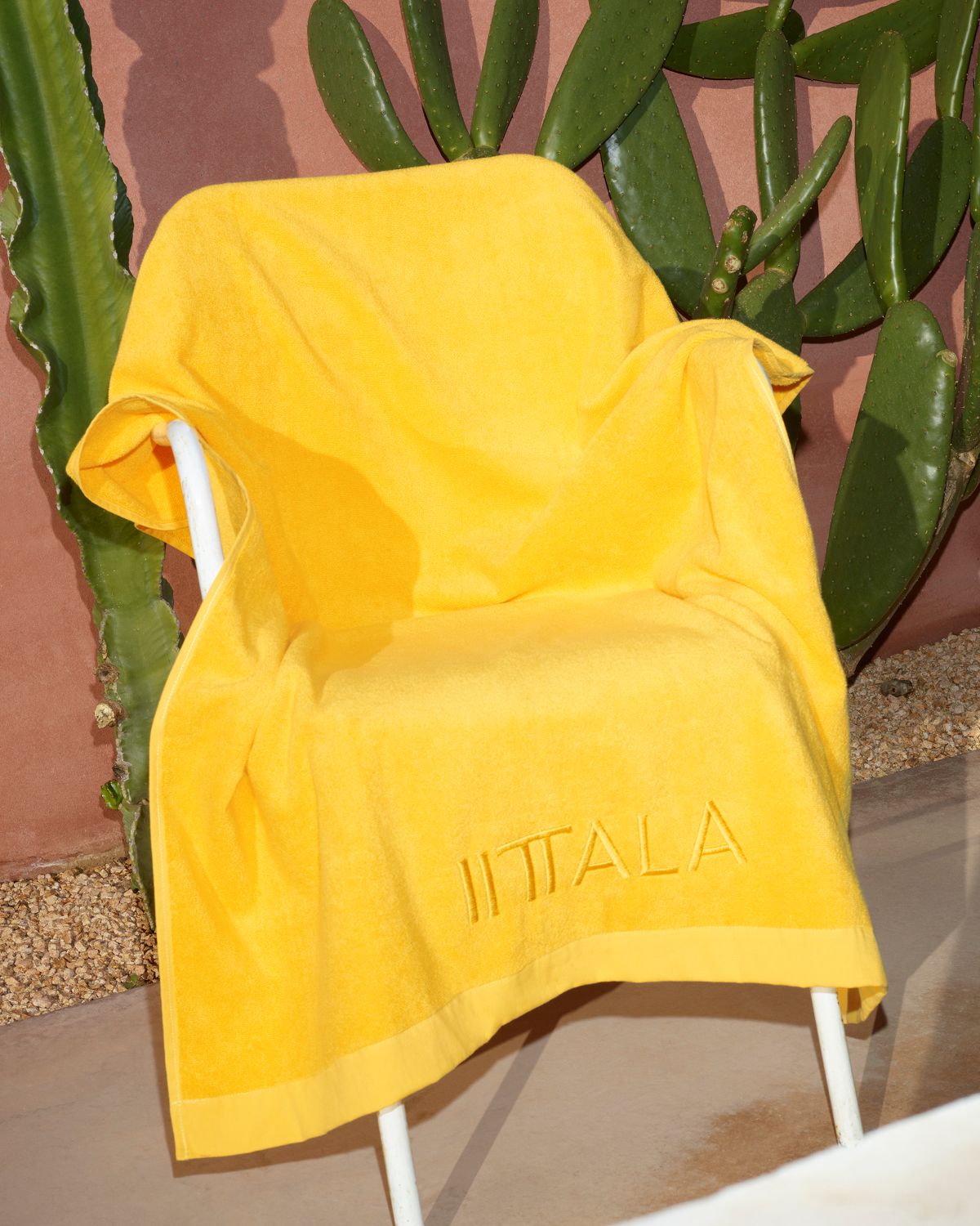 イッタラ 大判バスタオル 100x150cm ファイヤーイエロー